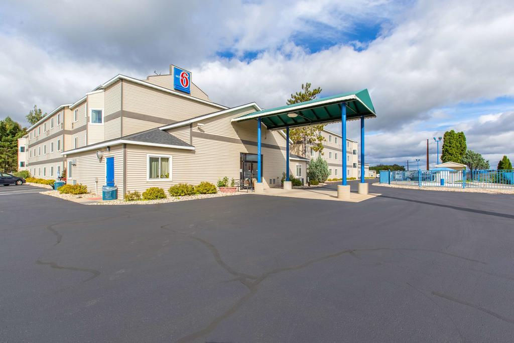 Motel 6-Baraboo, Wi - Lake Delton-Wisconsin Dells מראה חיצוני תמונה